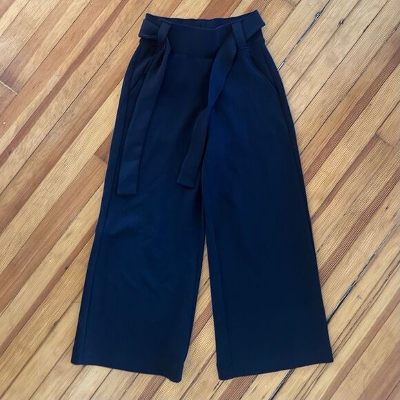 Spanx Air Essentials Tie Waist Wide Leg Pants in Black Size XS - Picture 2 of 7